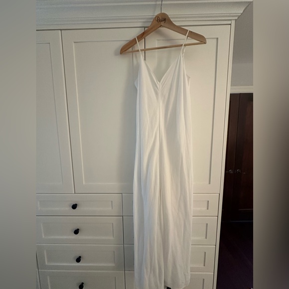 ARITZIA BABATON Lustria Maxi Dress in White. Front slit. Small. - Picture 4 of 9